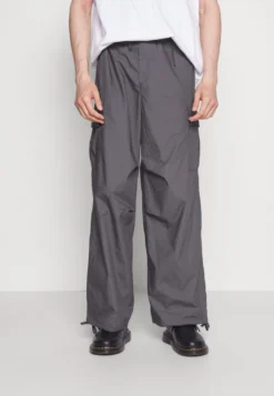 WEEKDAY Mats Baggy Trouser - Pantalones Cargo - Grey Dark